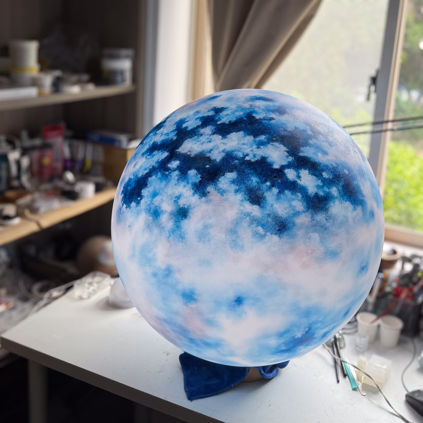 Moon Titan 60cm