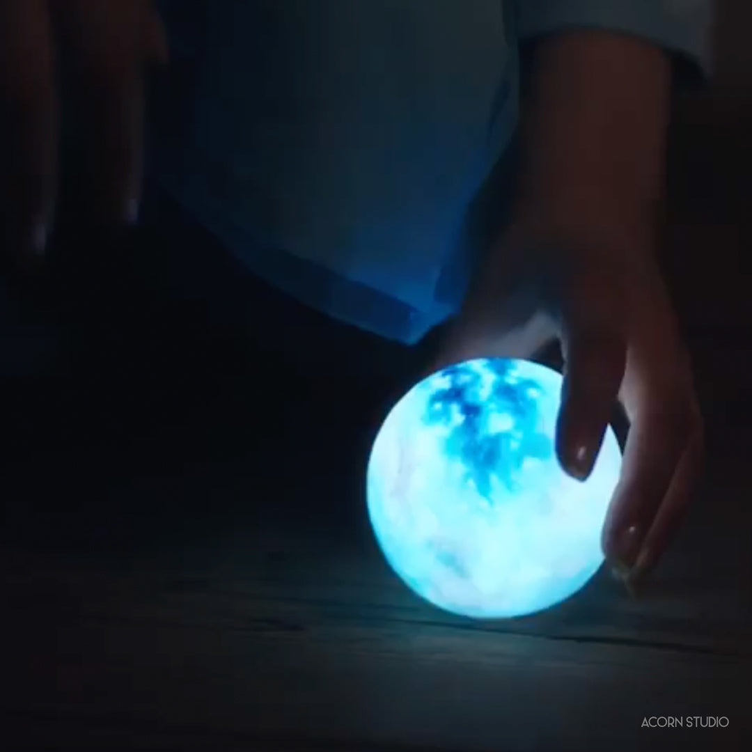 Moon Titan Mini (8cm)